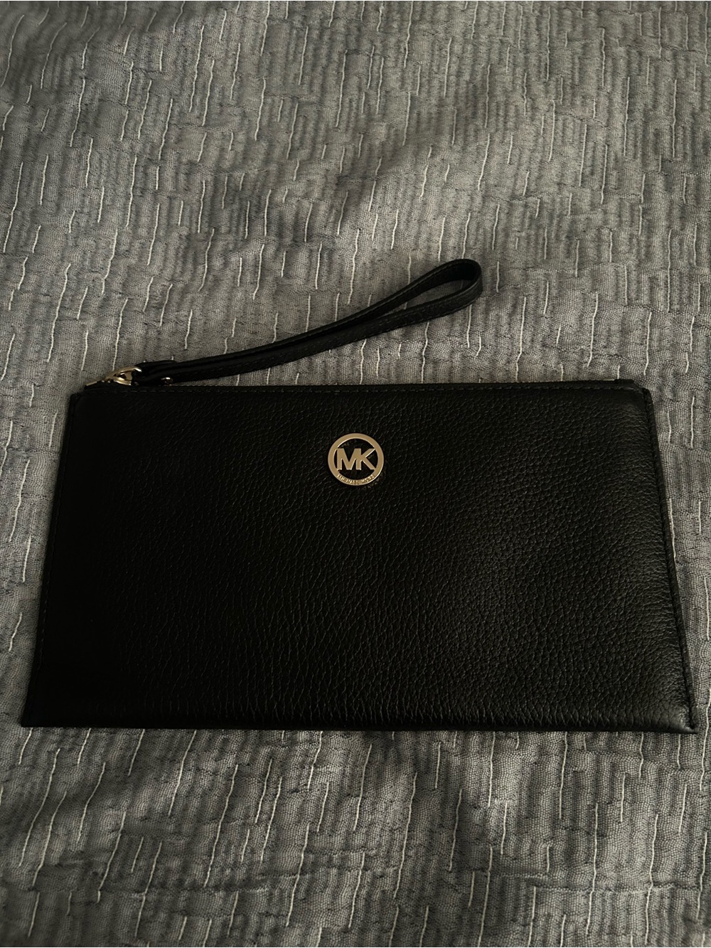 Michael Kors Wristlet - Picture 1 of 4